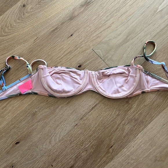 FARM Rio Bikini Set! 👙 🌴 - Picture 6 of 7